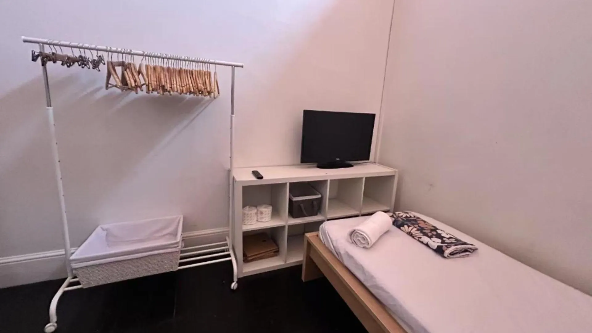 Rob Roy Room 5 Adelaide Ostello